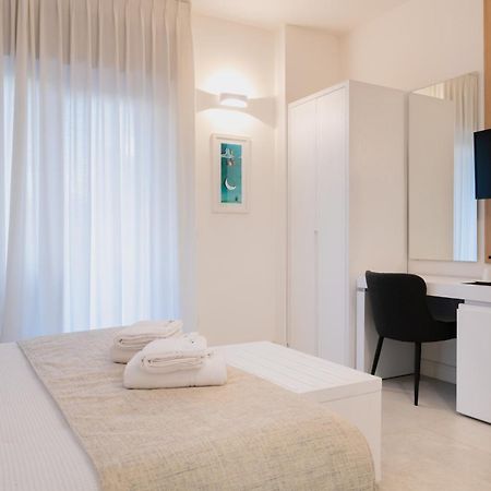 Lo Studio Di Viale Lo Re Camere & Caffe' Lecce Luaran gambar