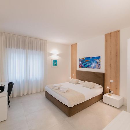 Lo Studio Di Viale Lo Re Camere & Caffe' Lecce Luaran gambar