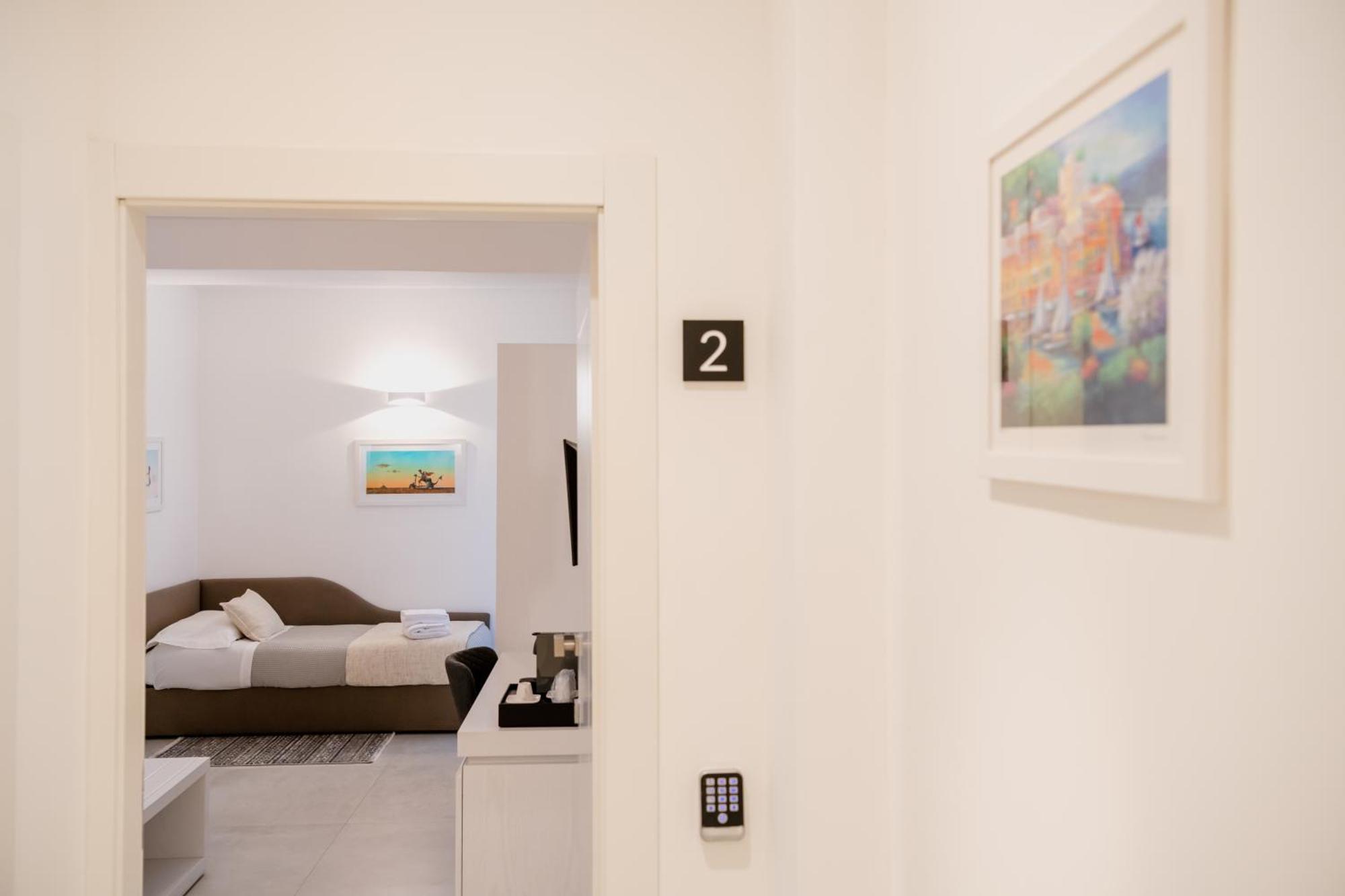 Lo Studio Di Viale Lo Re Camere & Caffe' Lecce Luaran gambar