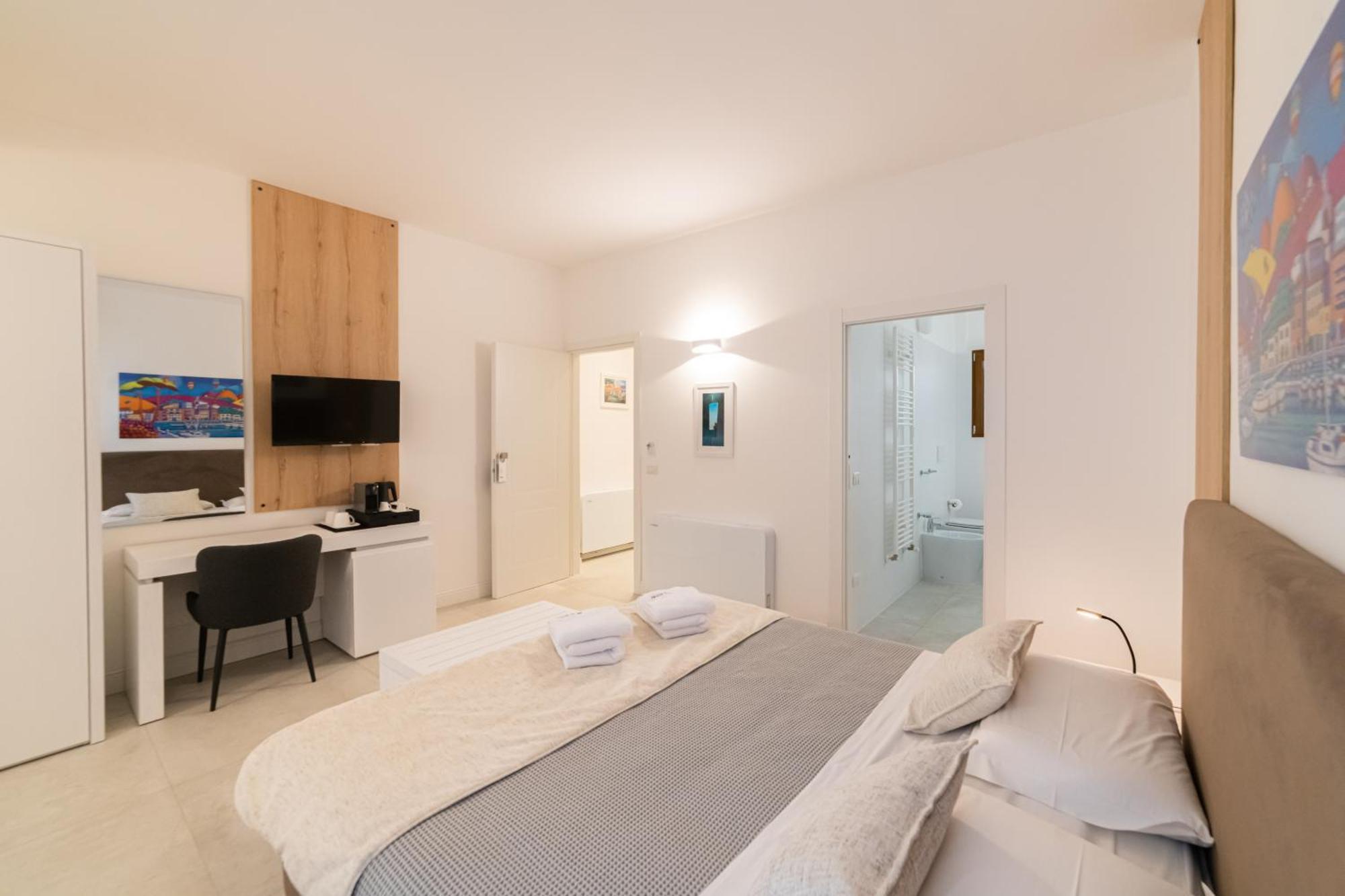 Lo Studio Di Viale Lo Re Camere & Caffe' Lecce Luaran gambar