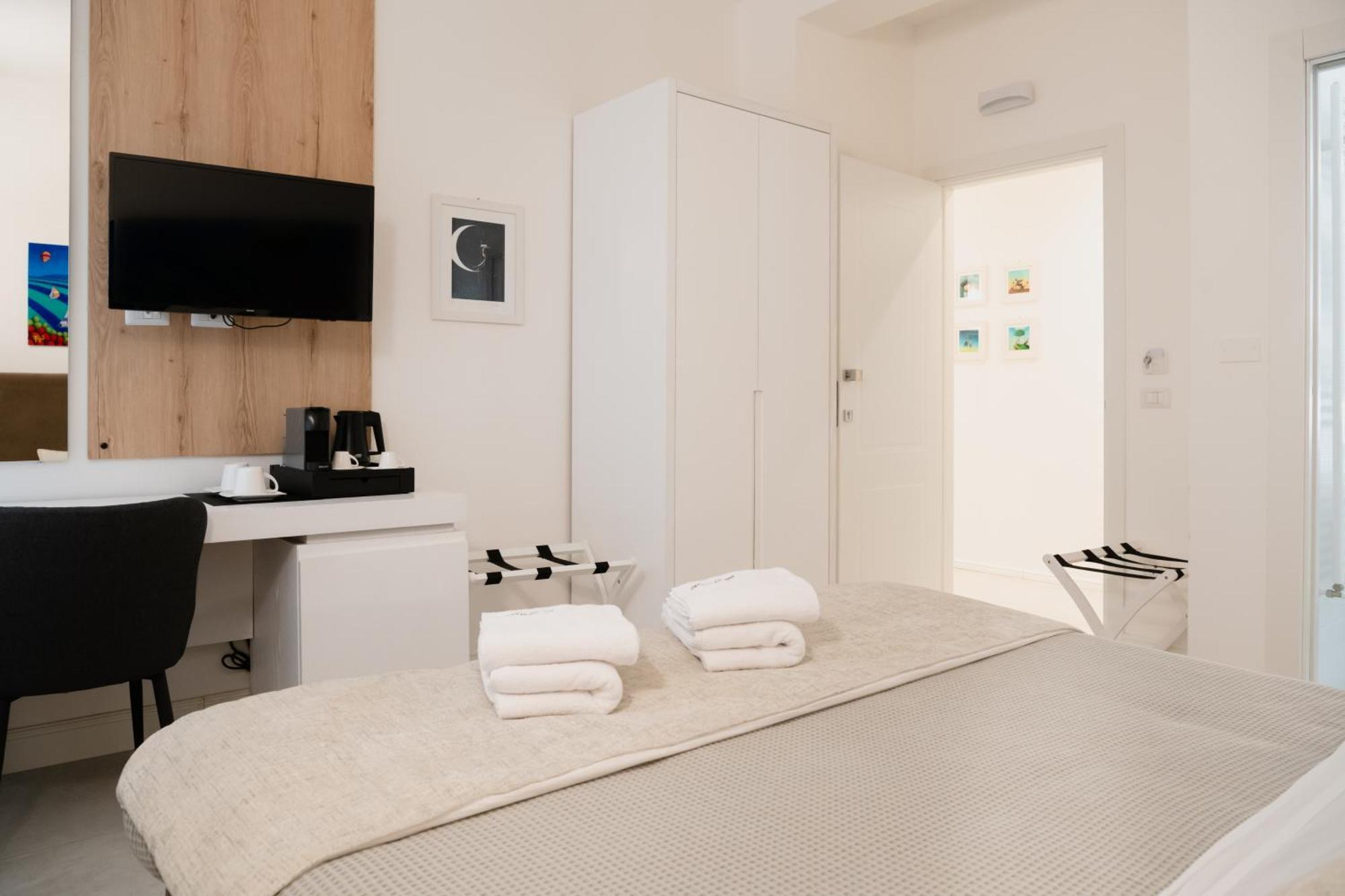 Lo Studio Di Viale Lo Re Camere & Caffe' Lecce Luaran gambar