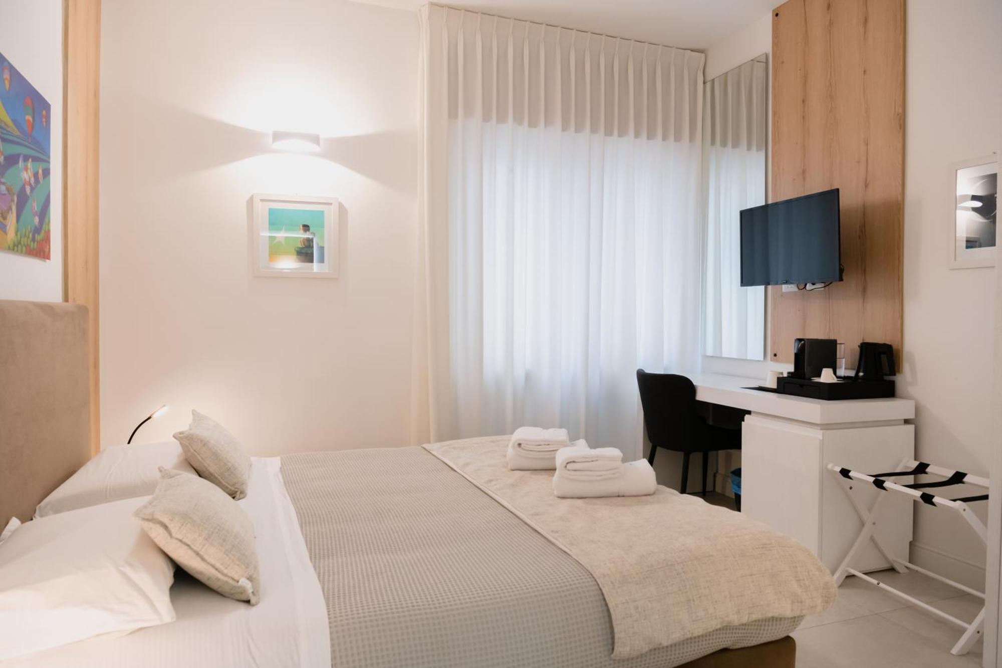 Lo Studio Di Viale Lo Re Camere & Caffe' Lecce Luaran gambar