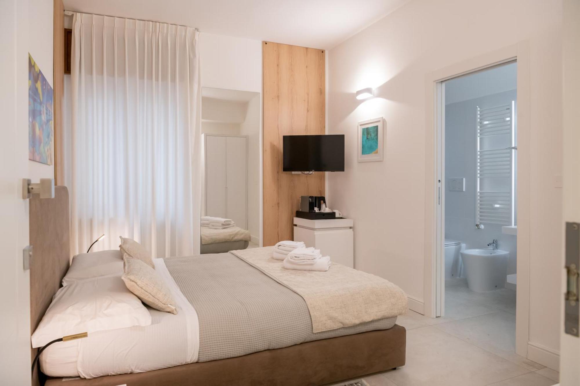 Lo Studio Di Viale Lo Re Camere & Caffe' Lecce Luaran gambar