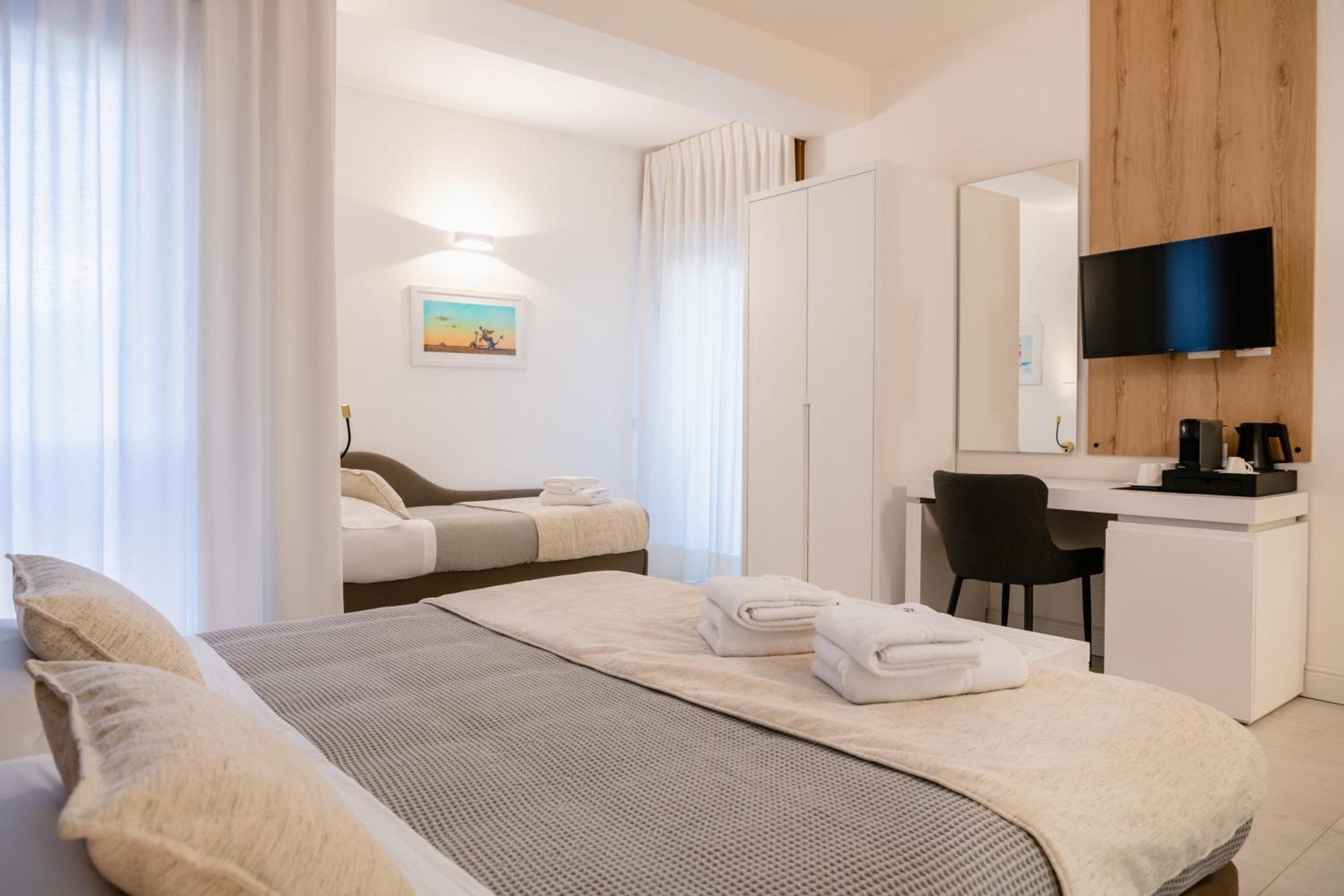 Lo Studio Di Viale Lo Re Camere & Caffe' Lecce Luaran gambar